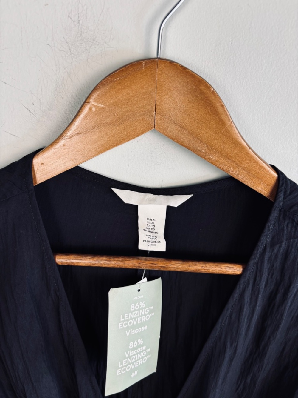 H&M Black Knot Detail Maxi Dress NWT Size XL - Picture 3 of 4